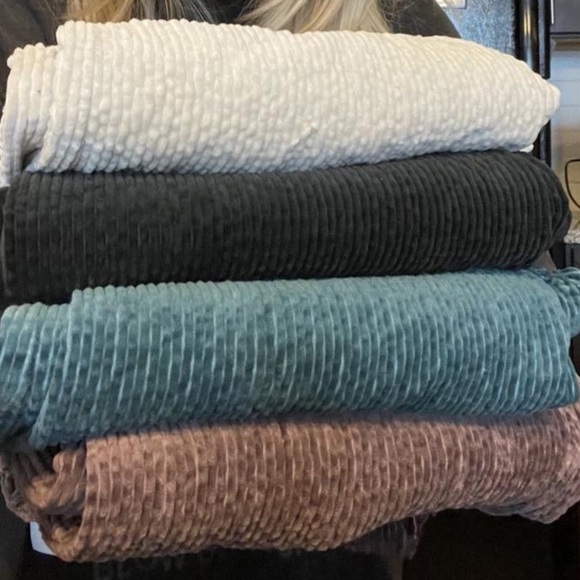 BDG Bubble Corduroy High-Waisted Baggy Pant Size 27 - Picture 12 of 12